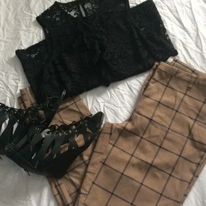 Size 6 ankle dress pants.